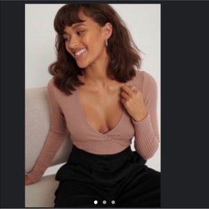 NA-KD V-Neck Long Sleeved Top - NWT!